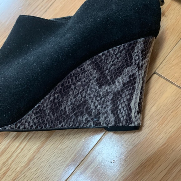 Sz 7.5 Ann Taylor Loft wedge boots. - Picture 2 of 4